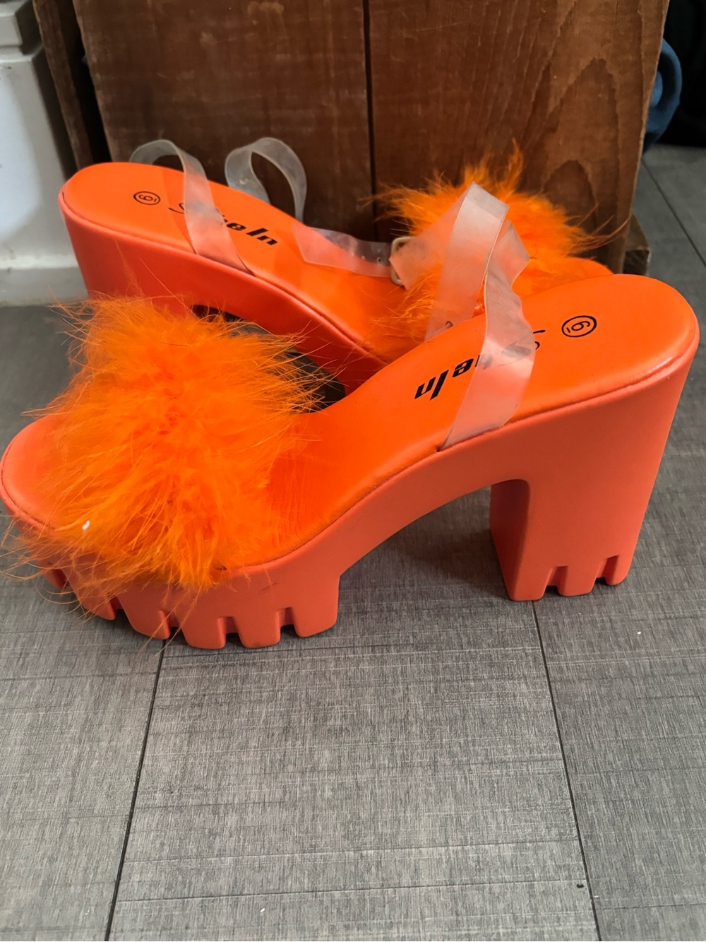 🎃3/$15🎃Orange Feather Chunky & Strappy Platform Heels